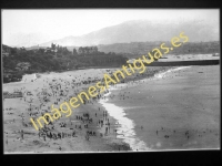 Algorta - Playa de Ereaga, al fondo Grua Titán