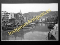 Bilbao - La ría vista desde el Puente de la Victoria con La Drag