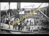 Bilbao - Muelle de Uribitarte, descargue de bacalao