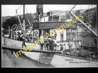 Bilbao - Muelle de Uribitarte, descarga del bacalao