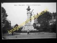 Bilbao - Plaza Elíptica - Estatua de la Viuda de Epalza