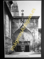 Bilbao - Puerta del Claustro de la Iglesia de Santiago
