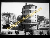 Calahorra - Banco de Santander y calle Mártires