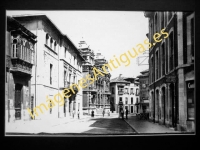 Llanes - Calle de Nemesio Sobrino, Ayuntamiento y Casino