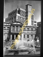 Pamplona - Diputación. Fachada del Archivo y Jardín