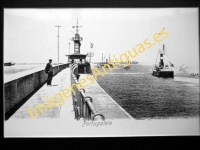 Portugalete - Muelle de Churruca y Faro. Salida del Puerto