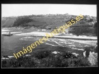 Suances - Muro y pinares al fondo