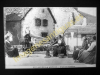 Villanueva de Aézcoa - Grupo de hilanderas