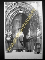 Villanueva de Aézcoa - Al salir de la Iglesia