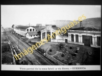 Guernica - Vista parcial de la zona fabril y vía férrea