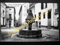 Játiva - Fuente gótica de la plaza del Cid