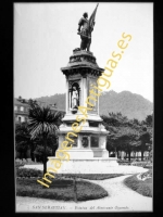 San Sebastián - estatua del Almirante Oquendo