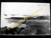 Tapia de Casariego - El Muelle un día de temporal, año 1933